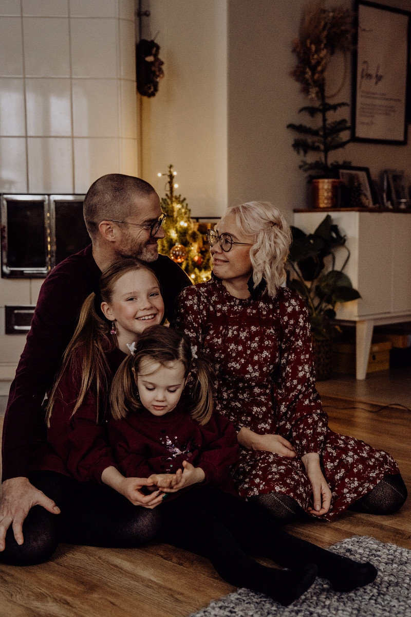 Jouluinen perhekuvaus Kotkassa